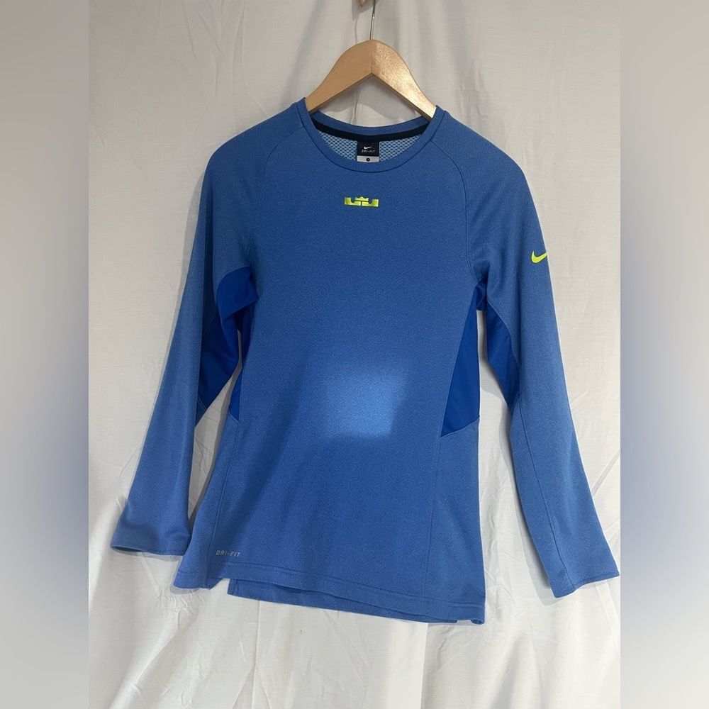 Nike LeBron, dri fit, pull over, men's sz S., long sleeve shirt, athletic shirt